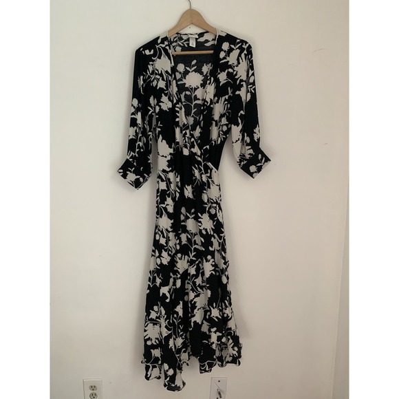 Johanna Ortiz Dresses & Skirts - JOHANNA ORTIZ H&M COLLABORATION BLACK & WHITE ORCHID FLORAL WRAP DRESS SIZE L